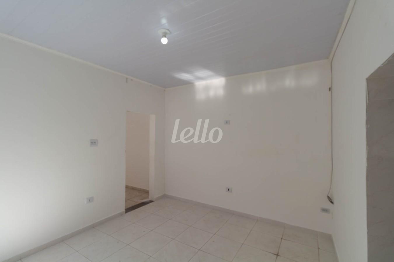 SALA de Casa para alugar, de vila - térrea com 60 m², 1 quarto e em Vila Aricanduva - São Paulo