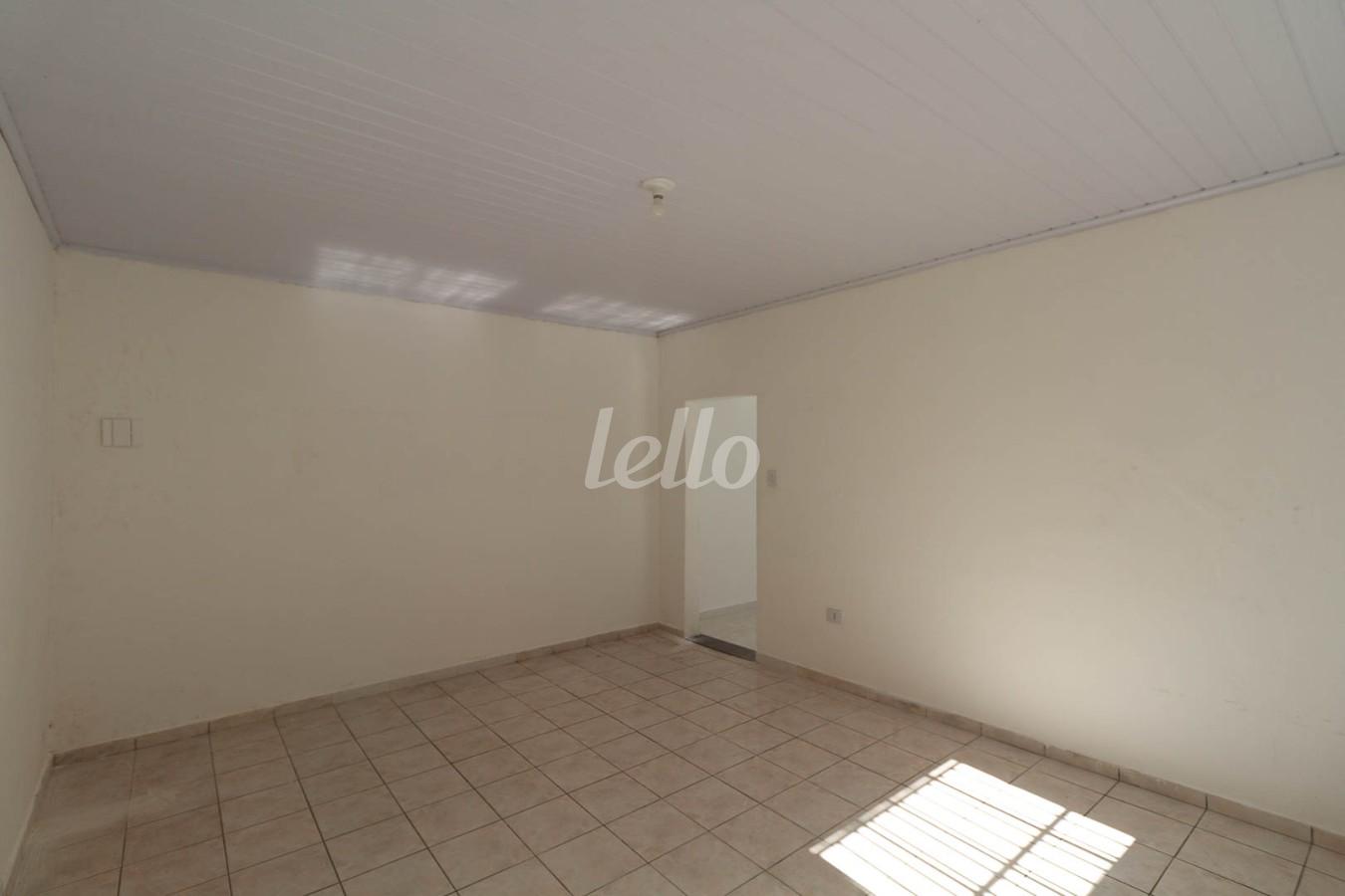 DORMITORIO 1 de Casa para alugar, de vila - térrea com 60 m², 1 quarto e em Vila Aricanduva - São Paulo