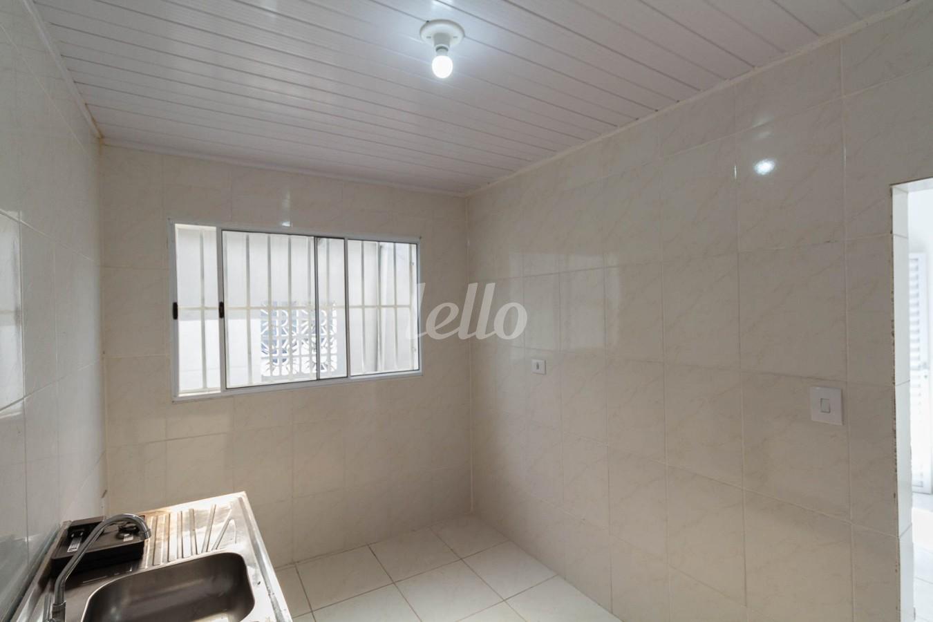 COZINHA de Casa para alugar, de vila - térrea com 60 m², 1 quarto e em Vila Aricanduva - São Paulo