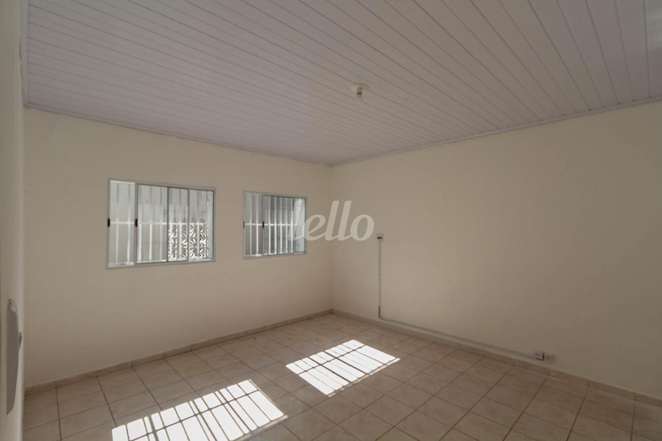 DORMITORIO 1 de Casa para alugar, de vila - térrea com 60 m², 1 quarto e em Vila Aricanduva - São Paulo