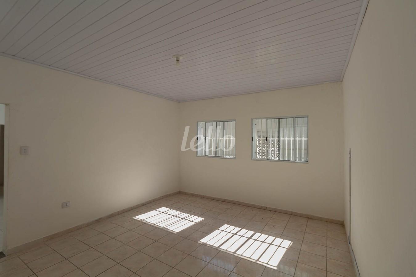 DORMITORIO 1 de Casa para alugar, de vila - térrea com 60 m², 1 quarto e em Vila Aricanduva - São Paulo