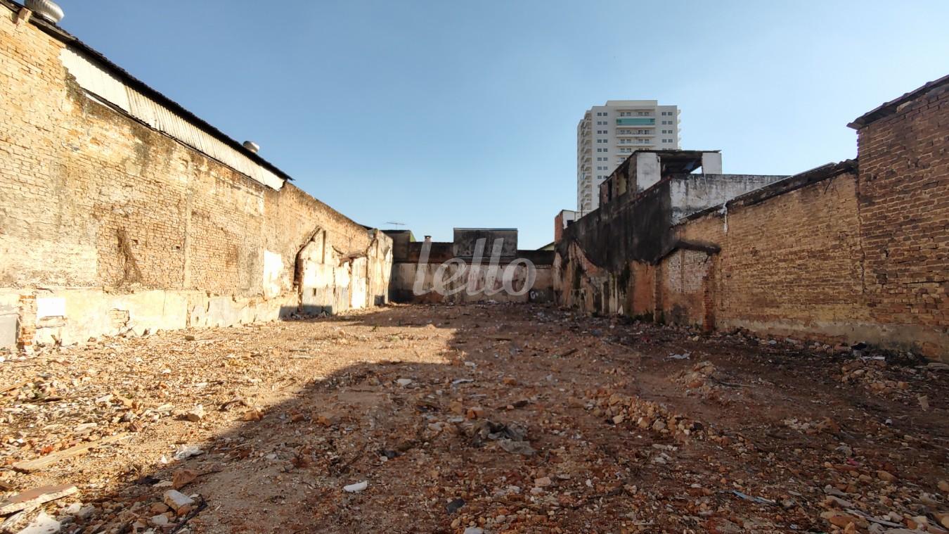 TERRENO de Área / Terreno à venda, Padrão com 758 m², e em Mooca - São Paulo