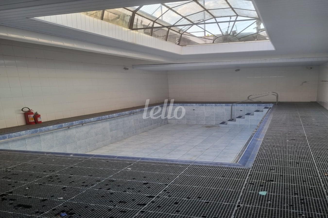 PISCINA de Prédio Comercial para alugar, Monousuário com 1026 m², e 10 vagas em Vila Congonhas - São Paulo