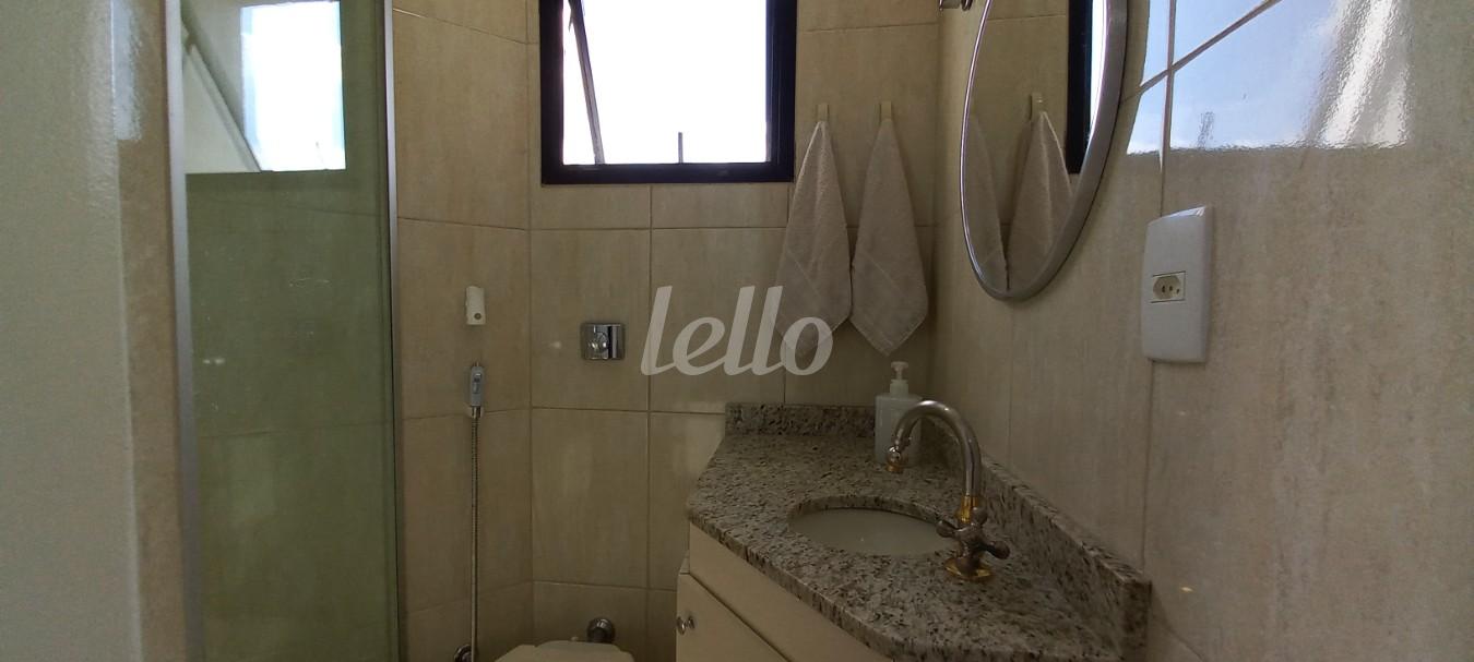 BANHO de Apartamento à venda, Padrão com 70 m², 3 quartos e 1 vaga em Vila Brasilio Machado - São Paulo