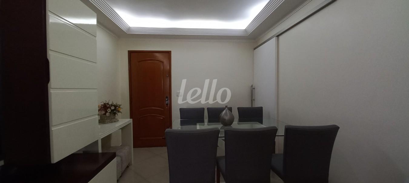 SALA de Apartamento à venda, Padrão com 70 m², 3 quartos e 1 vaga em Vila Brasilio Machado - São Paulo