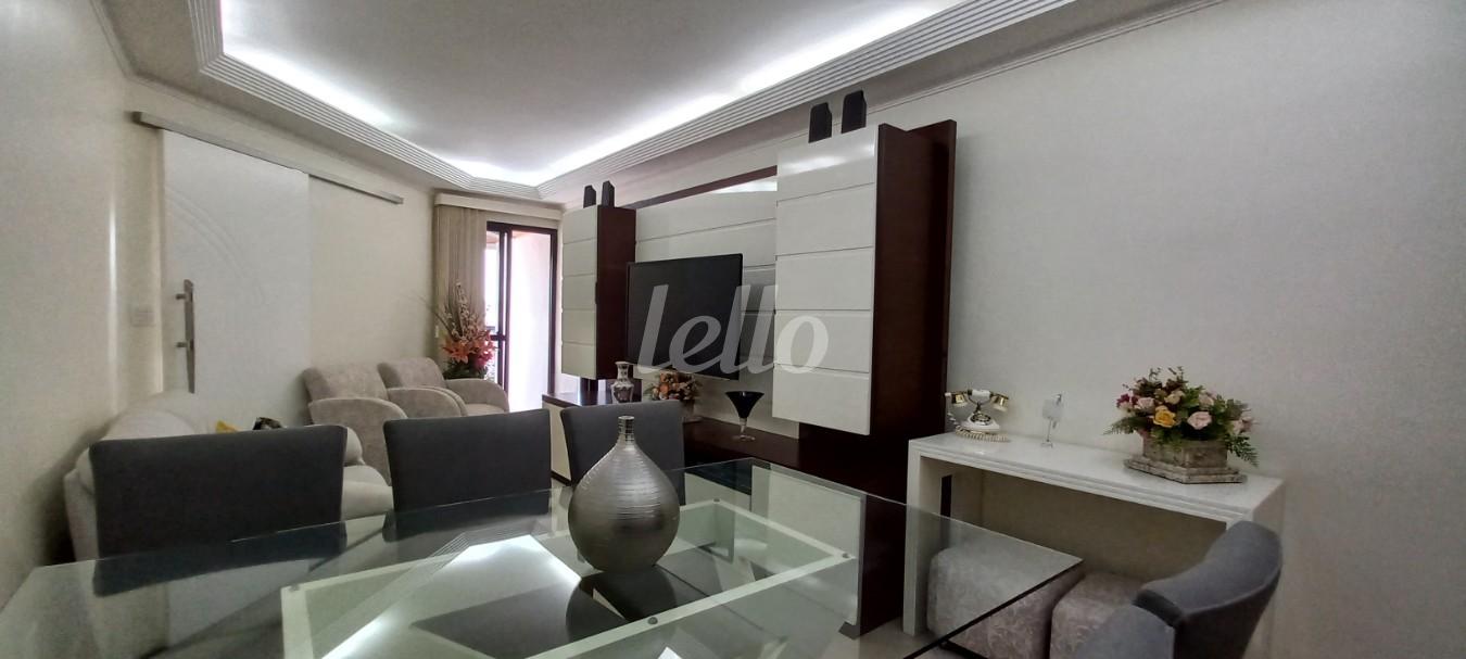 SALA de Apartamento à venda, Padrão com 70 m², 3 quartos e 1 vaga em Vila Brasilio Machado - São Paulo