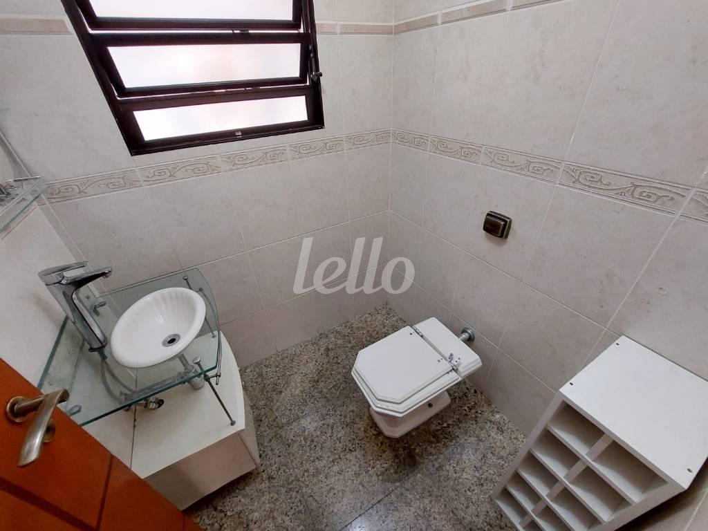 LAVABO de Casa para alugar, sobrado com 175 m², e 3 vagas em Vila Gomes Cardim - São Paulo