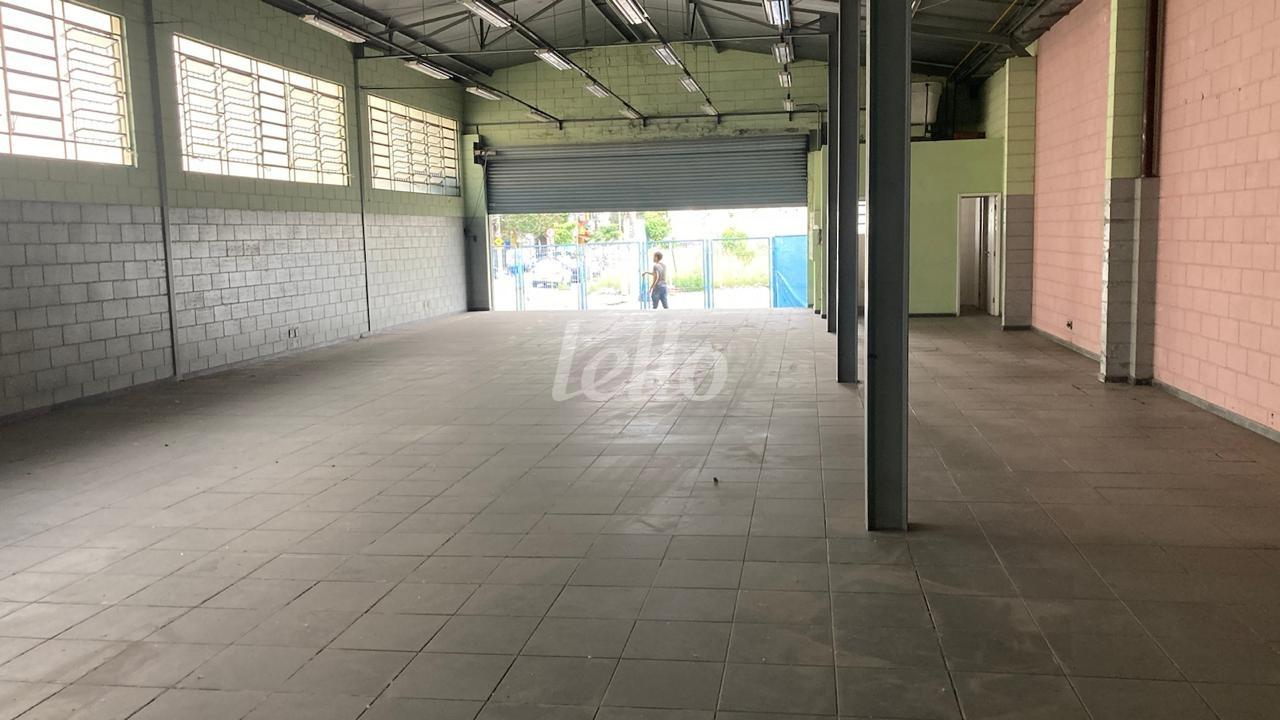 FOTOS (7) de Galpão/Armazém à venda, Padrão com 670 m², e 12 vagas em Santana - São Paulo