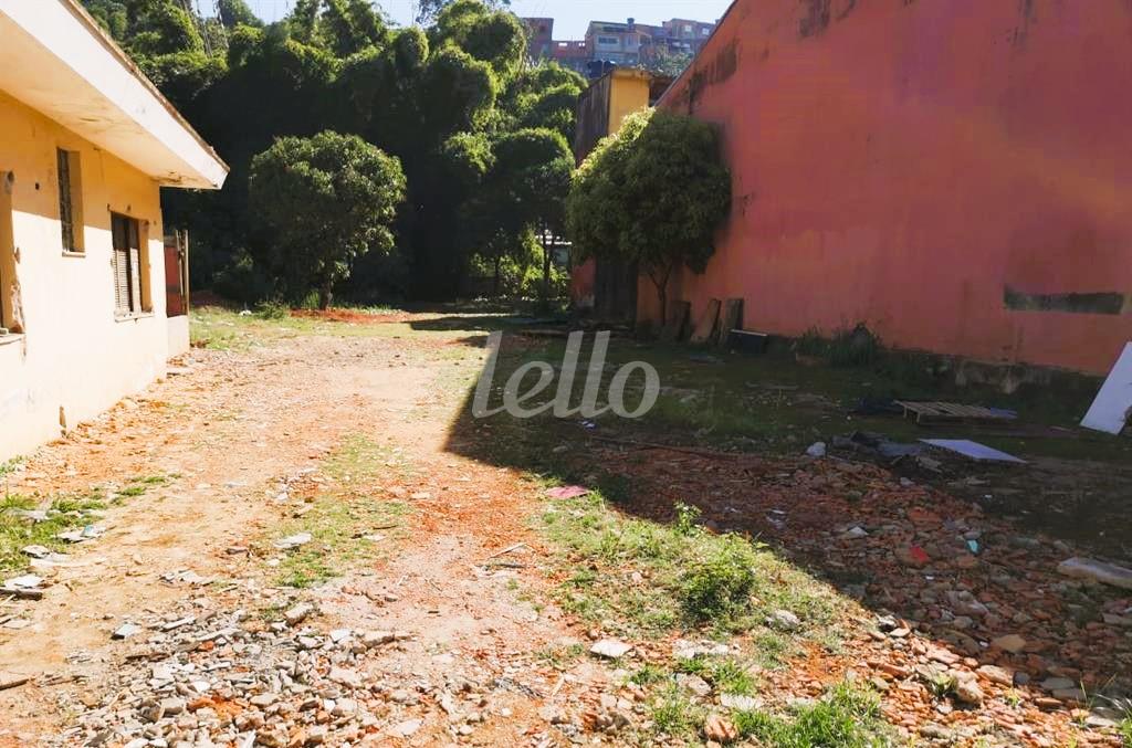 6 de Área / Terreno à venda, Padrão com 1500 m², e em Vila Nilo - São Paulo