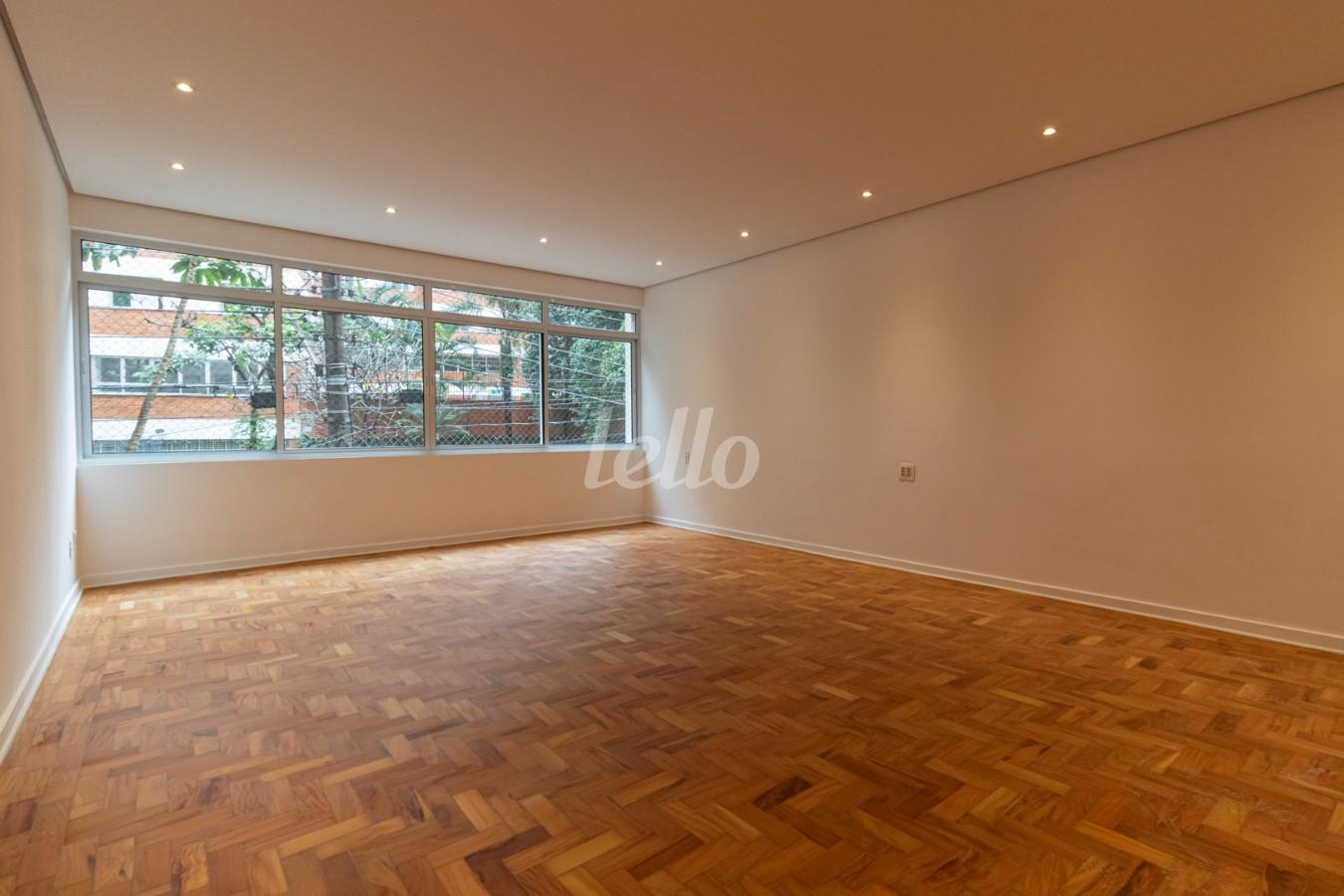 SALA de Apartamento à venda, Padrão com 187 m², 3 quartos e 1 vaga em Jardim Paulista - São Paulo