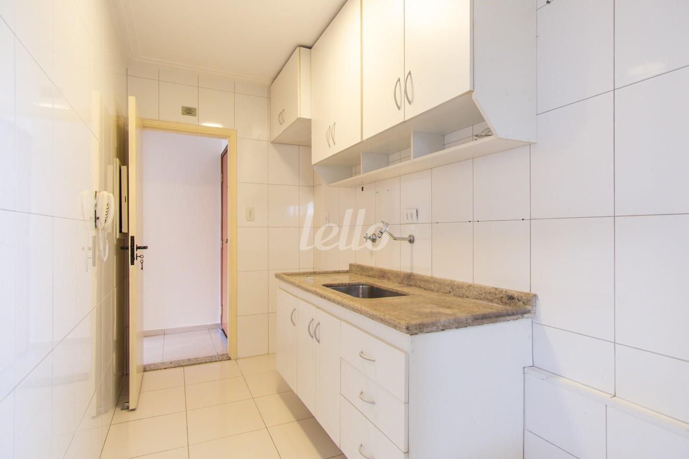 COZINHA de Apartamento para alugar, Padrão com 55 m², 2 quartos e 2 vagas em Vila Bertioga - São Paulo