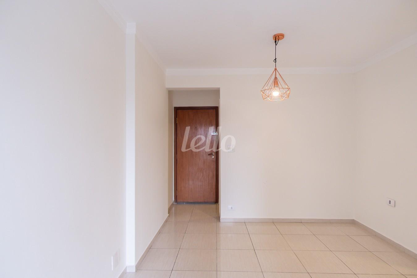 SALA de Apartamento para alugar, Padrão com 55 m², 2 quartos e 2 vagas em Vila Bertioga - São Paulo