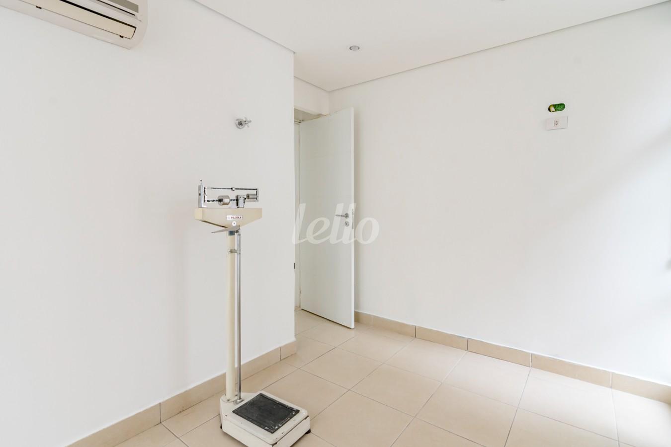 SALA de Sala / Conjunto para alugar, Padrão com 183 m², e 2 vagas em Cerqueira César - São Paulo