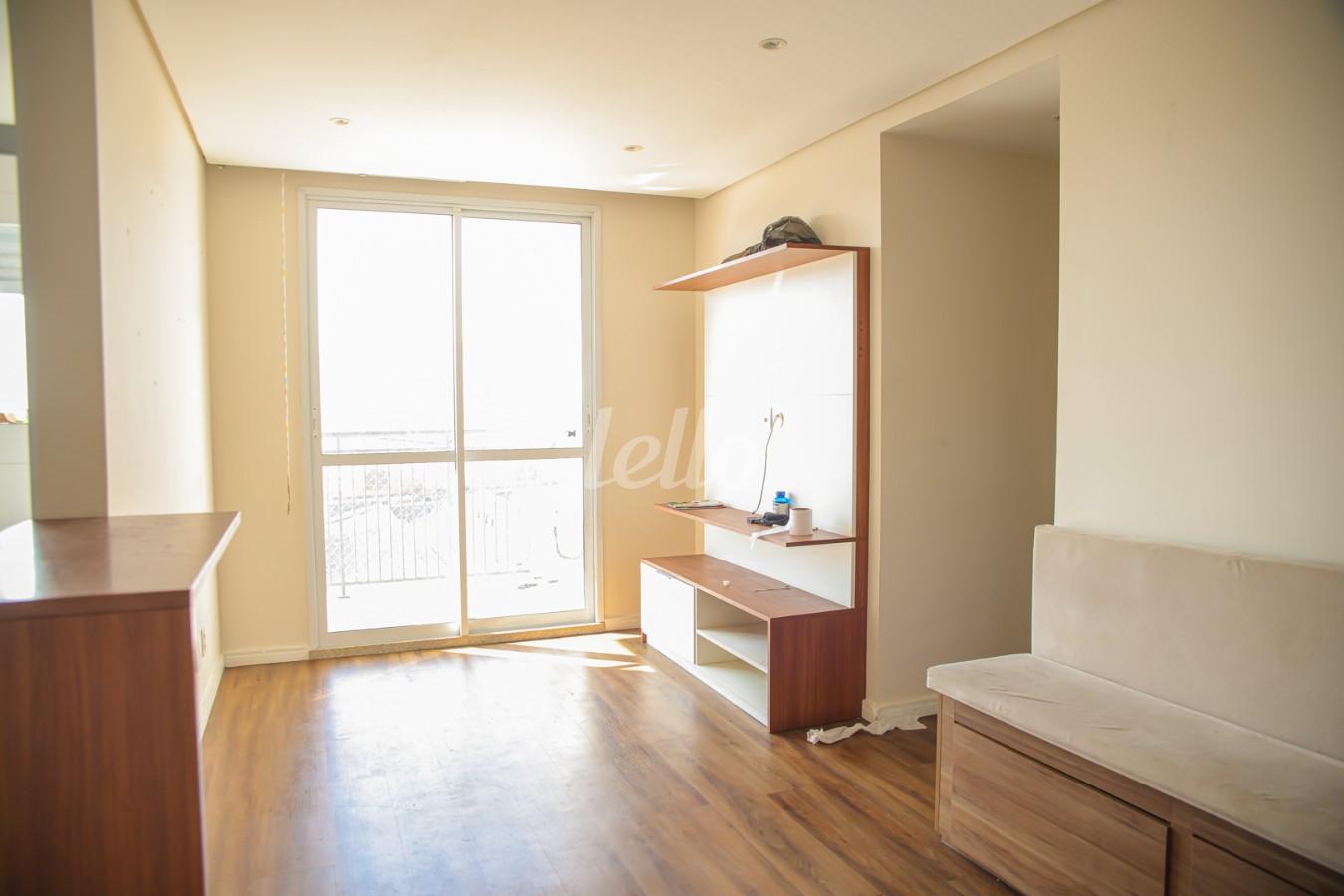 01SALA_001 de Apartamento para alugar, Padrão com 52 m², 2 quartos e 1 vaga em Vila Carioca - São Paulo