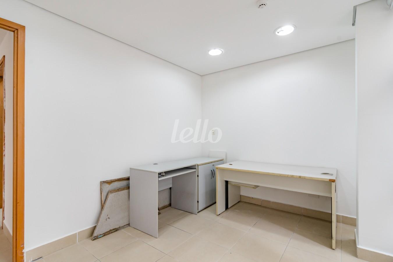 SALA de Sala / Conjunto para alugar, Padrão com 183 m², e 2 vagas em Cerqueira César - São Paulo