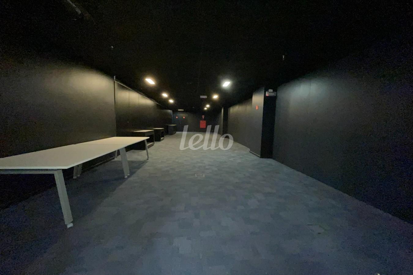 ANDAR de Sala / Conjunto para alugar, Padrão com 3493 m², e 86 vagas em Lapa - São Paulo