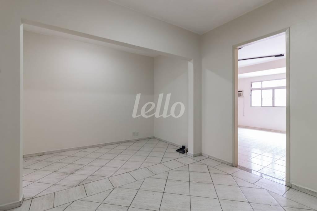 SALA 1 de Casa para alugar, sobrado com 100 m², e em Vila Nova Conceição - São Paulo