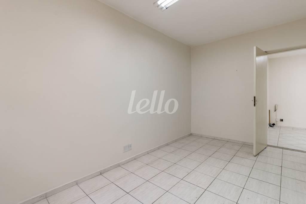 SALA 2 de Casa para alugar, sobrado com 100 m², e em Vila Nova Conceição - São Paulo