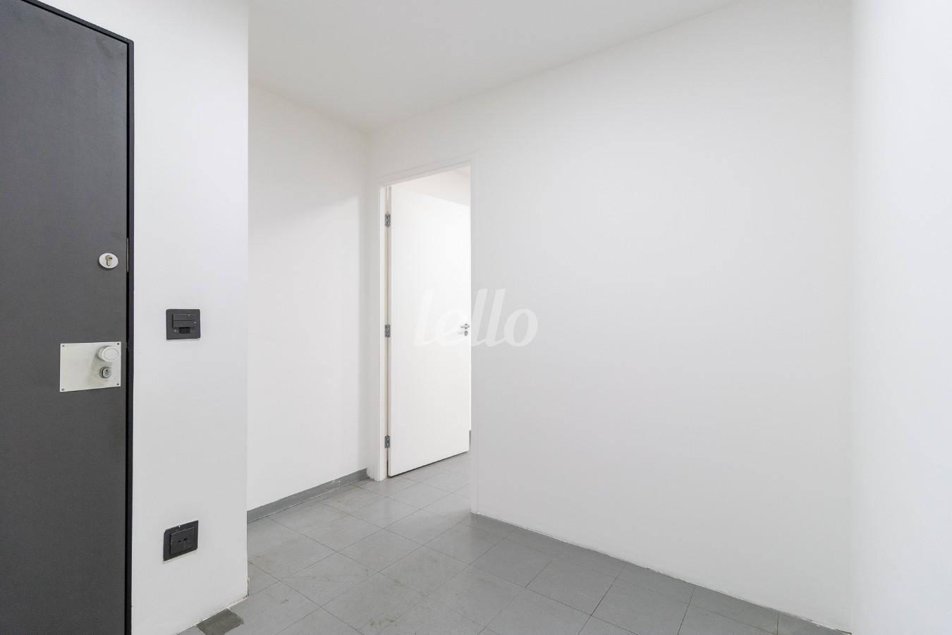 SALA de Sala / Conjunto para alugar, Padrão com 45 m², e 1 vaga em Vila Mariana - São Paulo