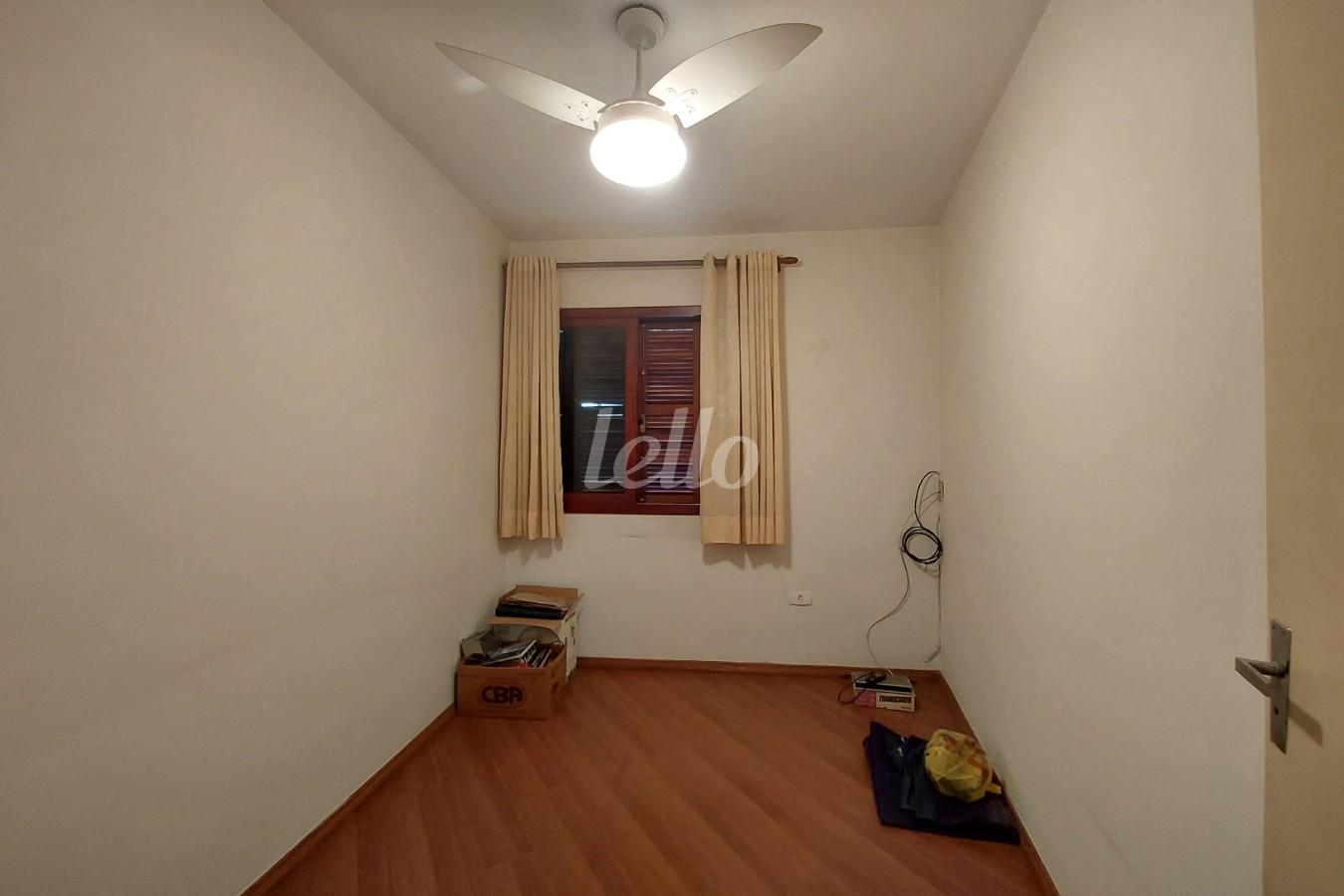 QUARTO MEIO de Casa à venda, sobrado com 160 m², 3 quartos e 2 vagas em Água Fria - São Paulo