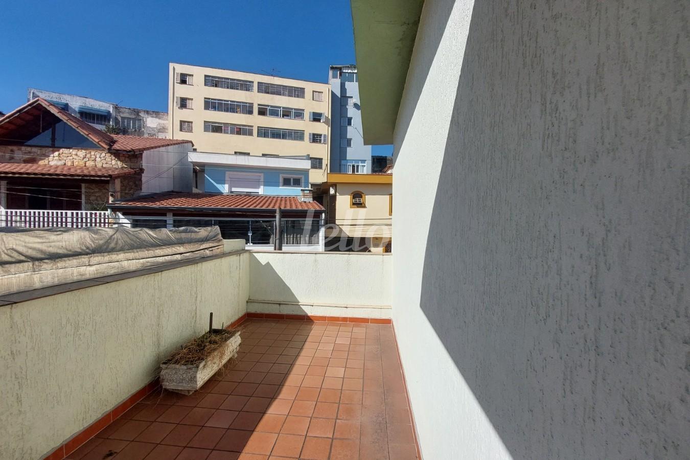 SACADA LATERAL de Casa à venda, sobrado com 160 m², 3 quartos e 2 vagas em Água Fria - São Paulo