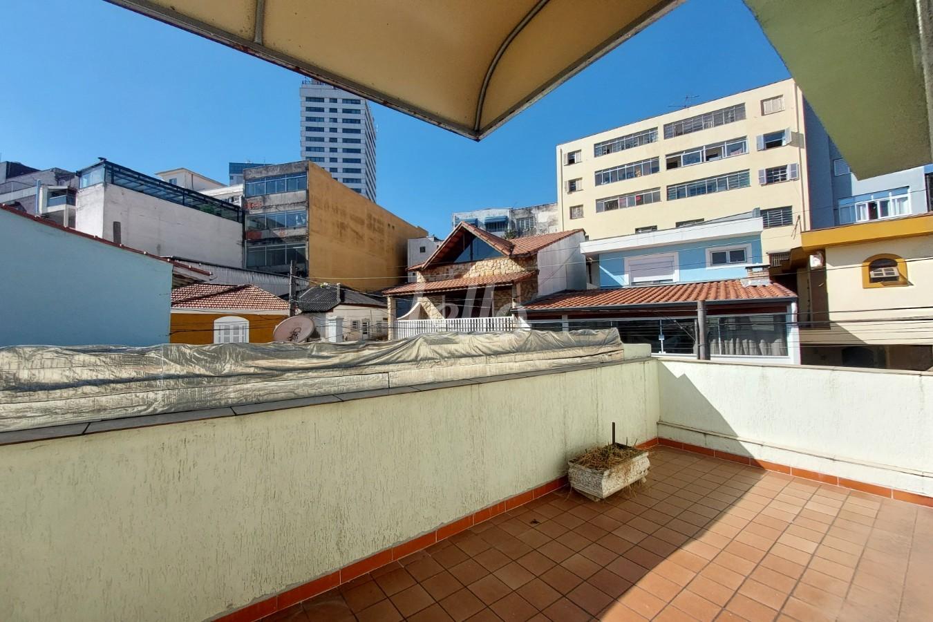 SACADA LATERAL de Casa à venda, sobrado com 160 m², 3 quartos e 2 vagas em Água Fria - São Paulo