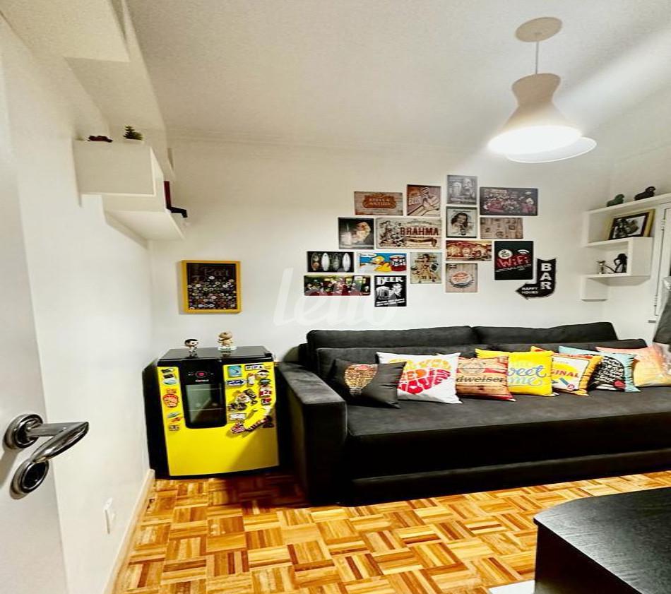 DORMITORIO de Apartamento à venda, Padrão com 75 m², 2 quartos e 2 vagas em Vila Santa Catarina - São Paulo