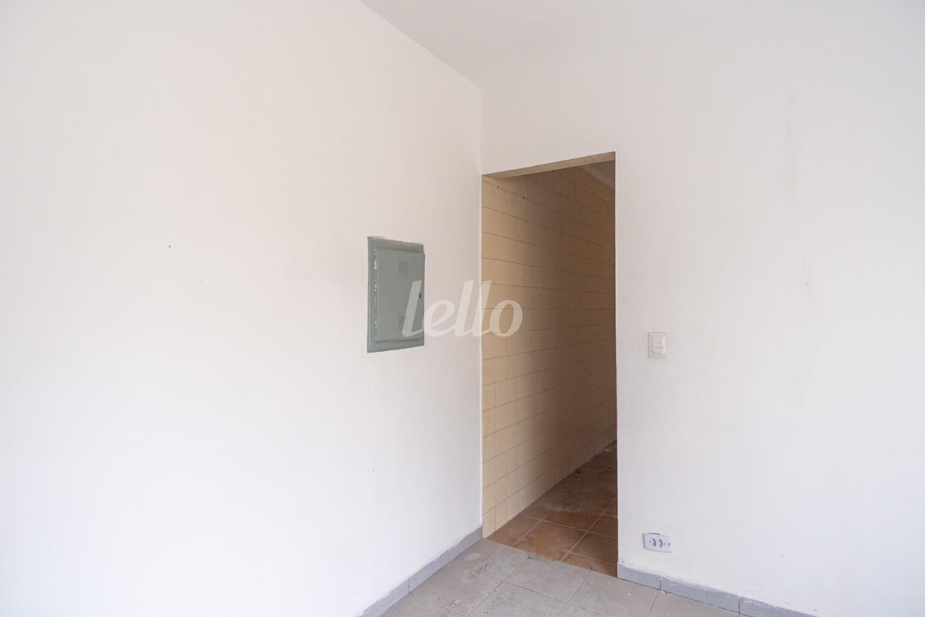 01SALA_003 de Casa para alugar, sobrado com 50 m², 1 quarto e em Vila Carrão - São Paulo