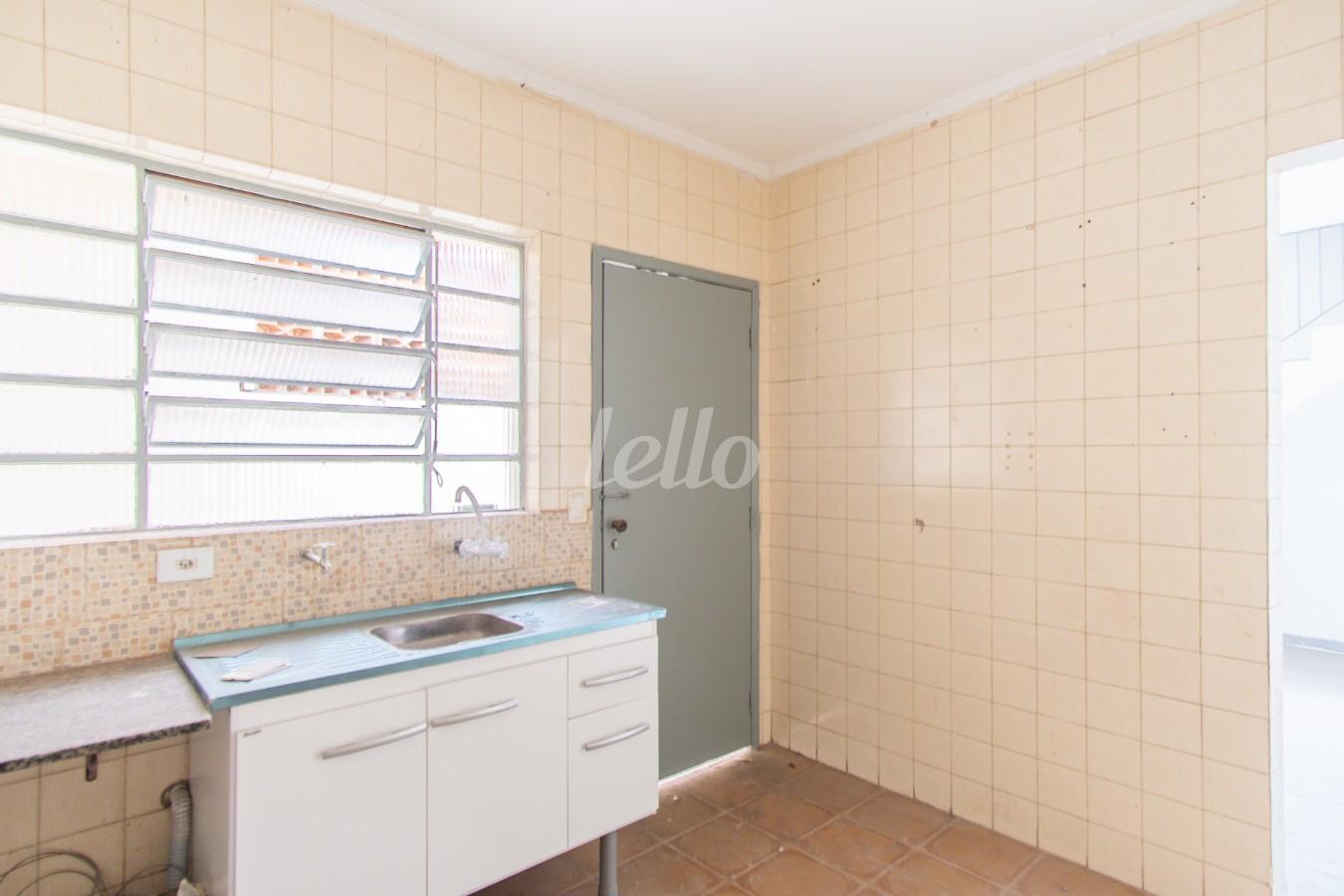 02COZINHA_003 de Casa para alugar, sobrado com 50 m², 1 quarto e em Vila Carrão - São Paulo