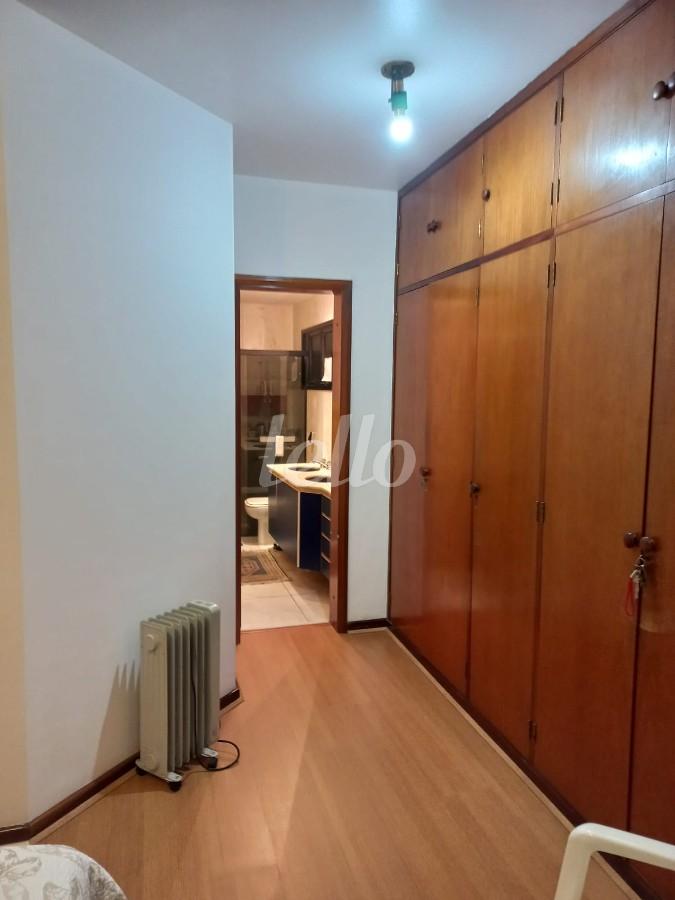 SUITE 2 de Apartamento para alugar, Padrão com 190 m², 3 quartos e 3 vagas em Vila Uberabinha - São Paulo