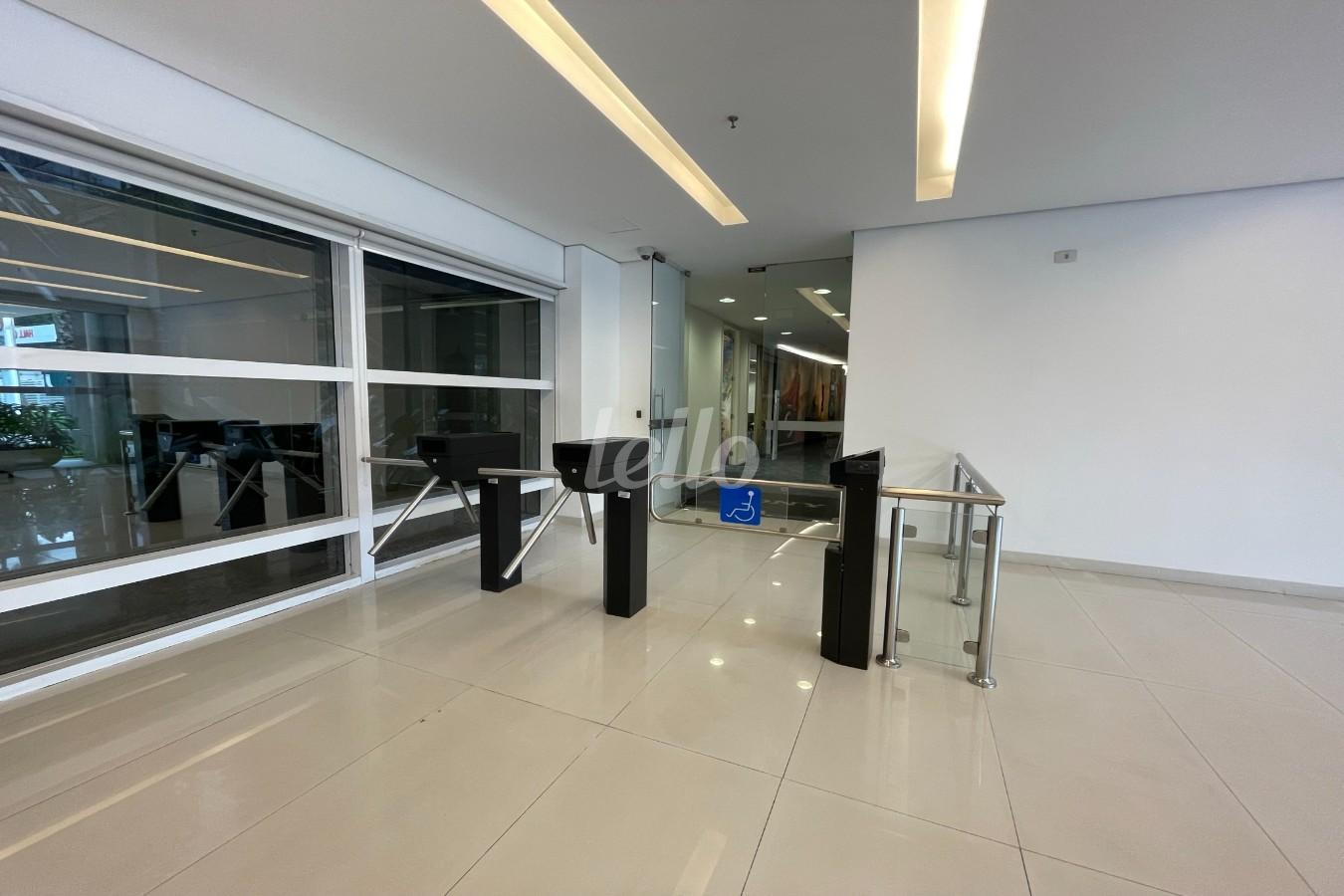 ANDAR de Sala / Conjunto para alugar, Padrão com 3493 m², e 86 vagas em Lapa - São Paulo