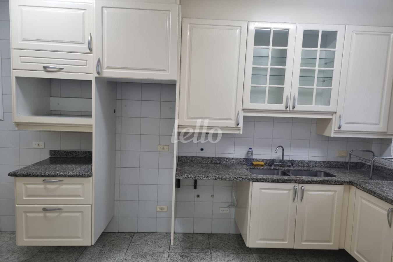 COZINHA de Apartamento à venda, Padrão com 130 m², 3 quartos e 3 vagas em Jardim São Paulo - São Paulo