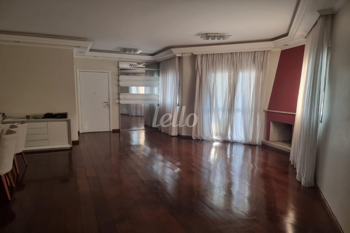 SALA de Apartamento à venda, Padrão com 130 m², 3 quartos e 3 vagas em Jardim São Paulo - São Paulo