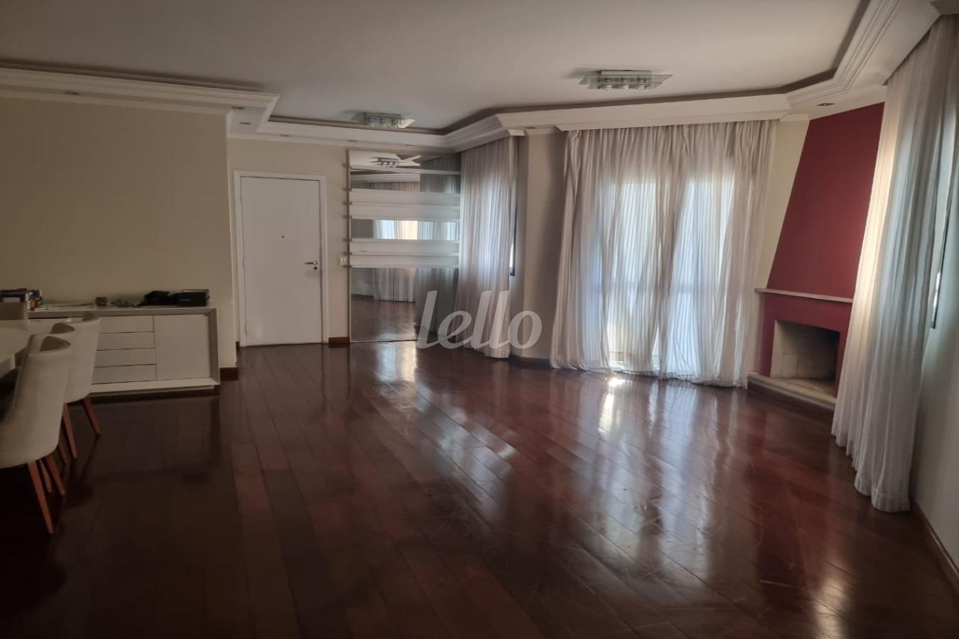 SALA de Apartamento à venda, Padrão com 130 m², 3 quartos e 3 vagas em Jardim São Paulo - São Paulo