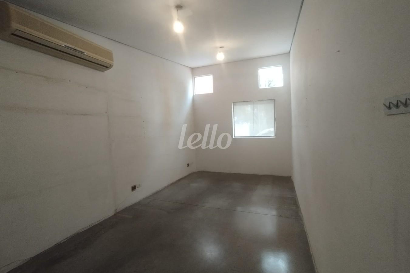 ANDAR de Sala / Conjunto para alugar, Padrão com 336 m², e 5 vagas em Vila Leopoldina - São Paulo