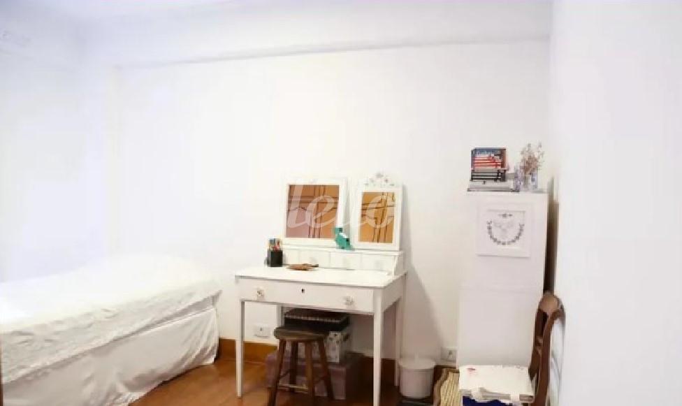 DORMITORIO de Apartamento à venda, Padrão com 120 m², 3 quartos e 2 vagas em Vila Clementino - São Paulo