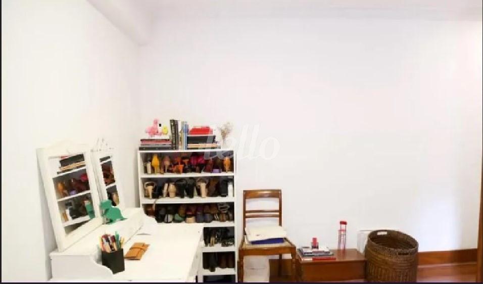 DORMITORIO de Apartamento à venda, Padrão com 120 m², 3 quartos e 2 vagas em Vila Clementino - São Paulo