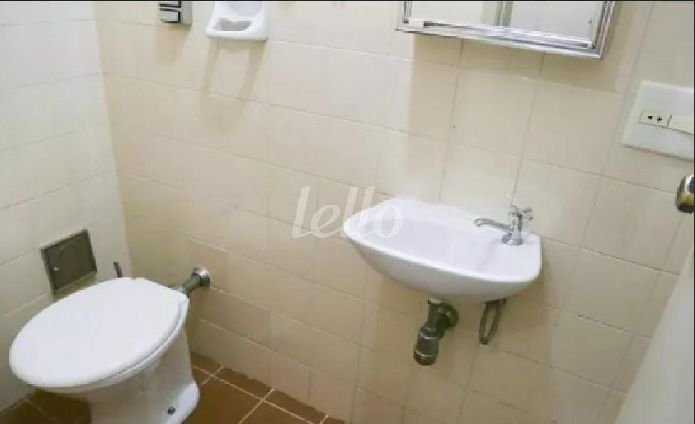 BANHEIRO DE SERVIÇO de Apartamento à venda, Padrão com 120 m², 3 quartos e 2 vagas em Vila Clementino - São Paulo