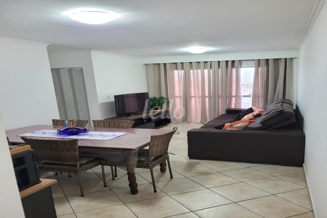 SALA de Apartamento à venda, Padrão com 57 m², 2 quartos e 2 vagas em Vila Esperança - São Paulo