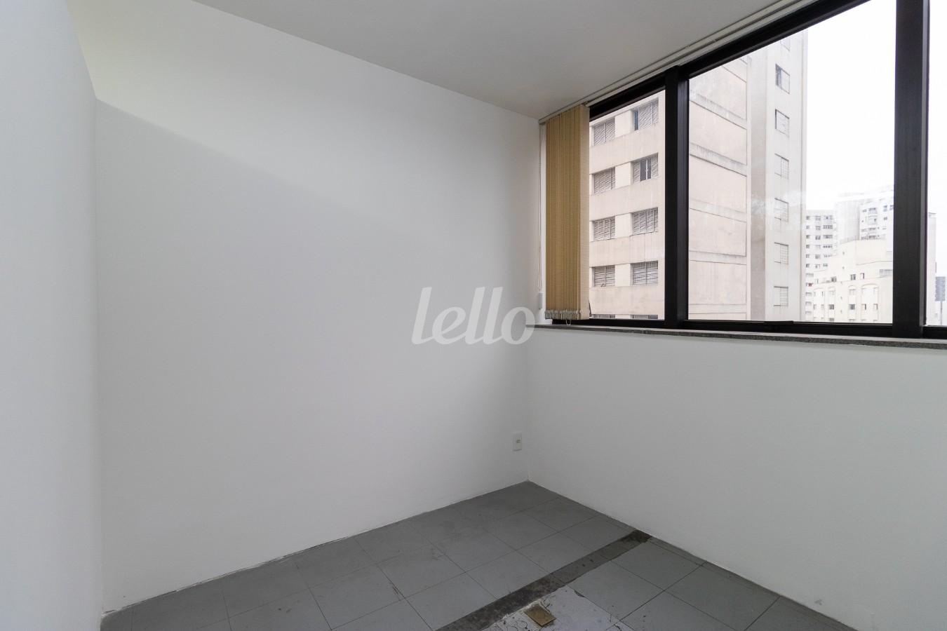 SALA de Sala / Conjunto para alugar, Padrão com 45 m², e 1 vaga em Vila Mariana - São Paulo