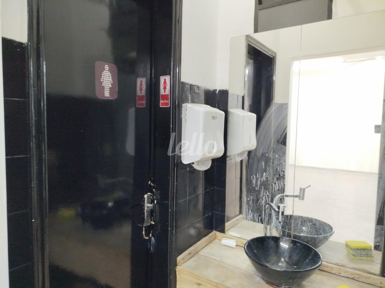 5-LAVABO-001.JPG de Sobreloja para alugar, Padrão com 125 m², e em Jardim Bonfiglioli - São Paulo