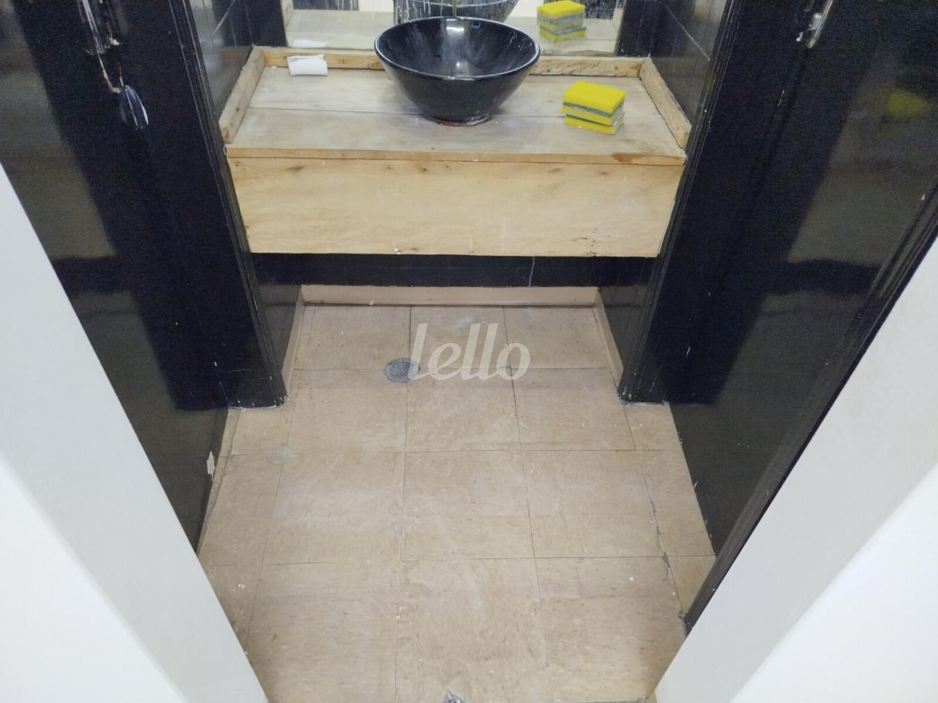 5-LAVABO-002.JPG de Sobreloja para alugar, Padrão com 125 m², e em Jardim Bonfiglioli - São Paulo