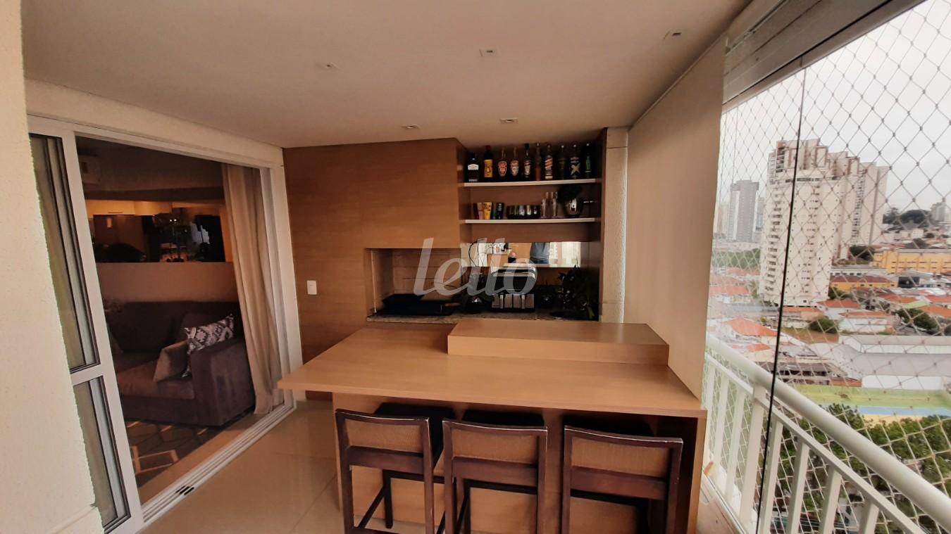 VARANDA GOURMET de Apartamento à venda, Padrão com 97 m², 2 quartos e 2 vagas em Vila Bertioga - São Paulo