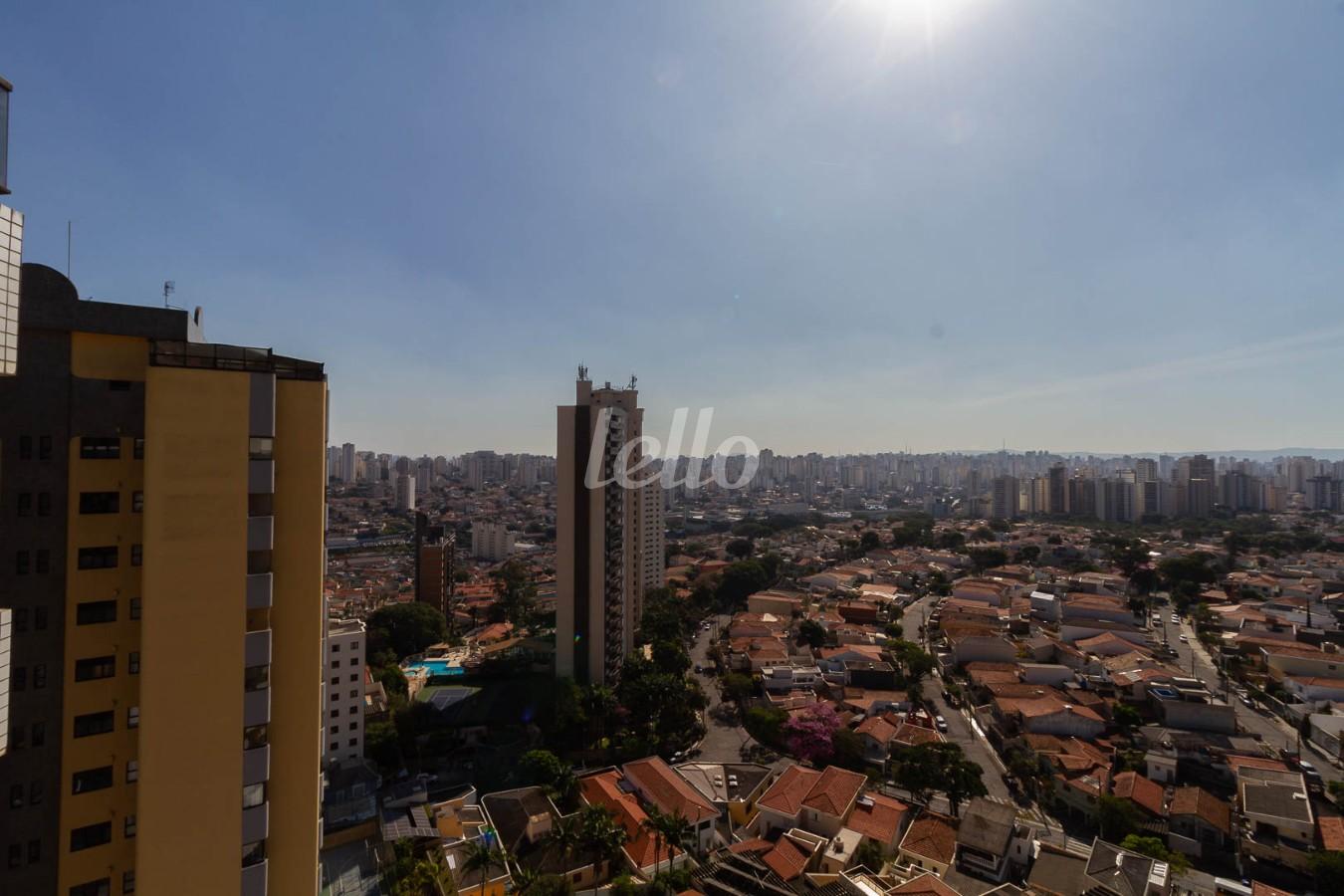 VARANDA de Apartamento para alugar, cobertura - Padrão com 340 m², 4 quartos e 5 vagas em Bosque da Saúde - São Paulo