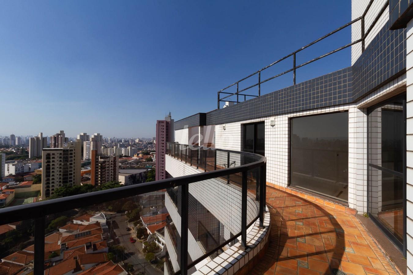 COBERTURA de Apartamento para alugar, cobertura - Padrão com 340 m², 4 quartos e 5 vagas em Bosque da Saúde - São Paulo