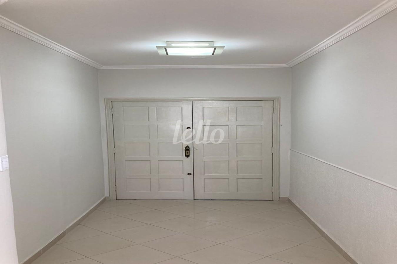 SALA de Sala / Conjunto para alugar, Padrão com 60 m², e em Centro - São Paulo