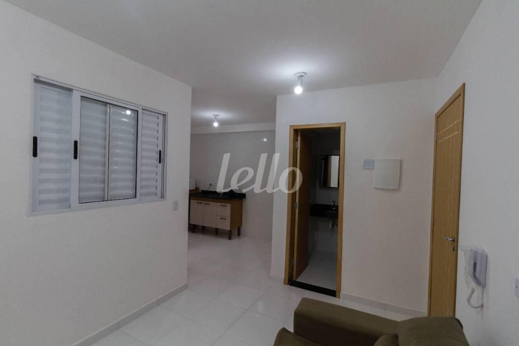 SALA E DORMITÓRIO de Apartamento para alugar, Padrão com 27 m², 1 quarto e em Quinta da Paineira - São Paulo