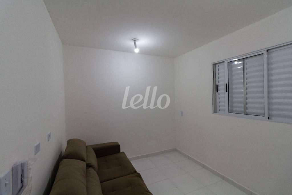 SALA E DORMITÓRIO de Apartamento para alugar, Padrão com 27 m², 1 quarto e em Quinta da Paineira - São Paulo