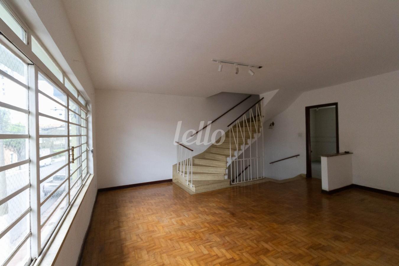 SALA de Casa para alugar, sobrado com 150 m², 3 quartos e 1 vaga em Vila Prudente - São Paulo