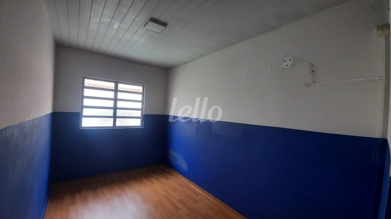 SALA 11 de Casa à venda, térrea com 350 m², e 2 vagas em Chora Menino - São Paulo